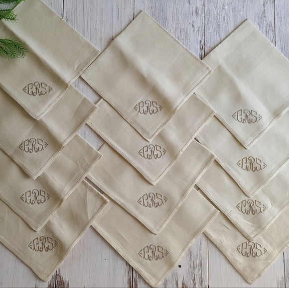 Vintage Linen Embroidered Napkins 19x19 - Picture 7 of 7